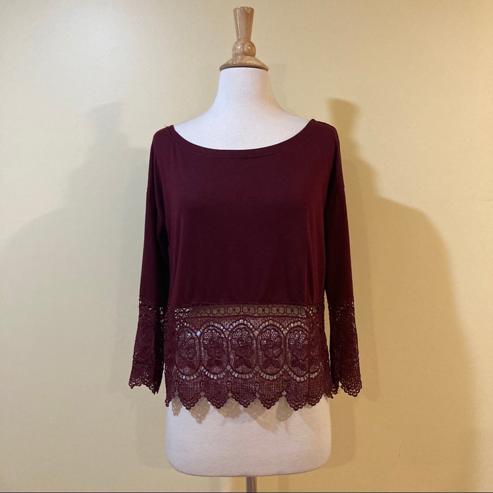 💥 SALE Lace Trim and Cuffs Cropped Scoop Neck Top Burgundy - Picture 3 of 5